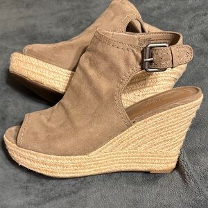Universal Thread Brown Wedge Sandals